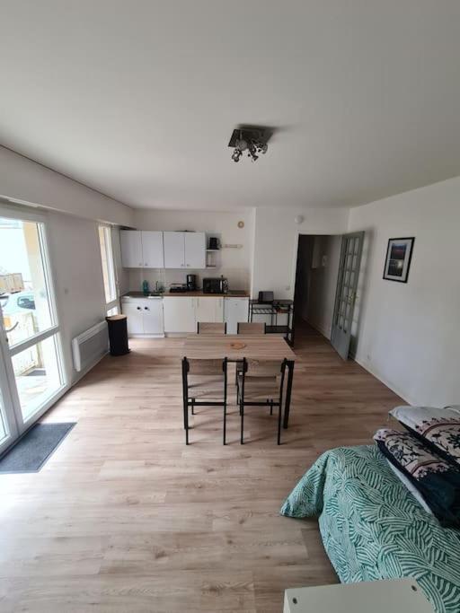 50M De La Plage: Studio Au Coeur Du Centre ! Lejlighed Saint-Cast-le-Guildo Eksteriør billede